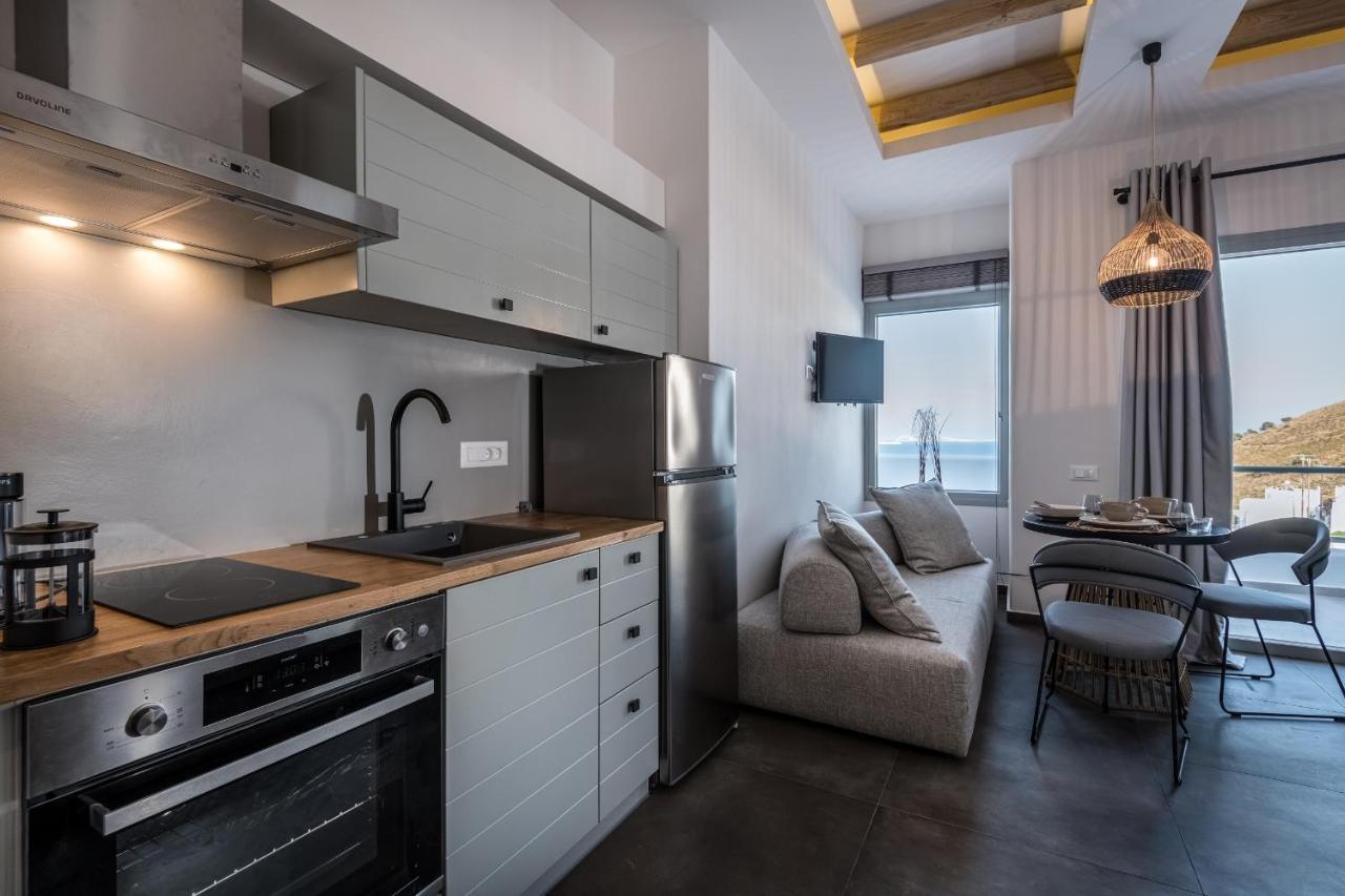 Vivere Luxury Suites Pera Gyalos Buitenkant foto
