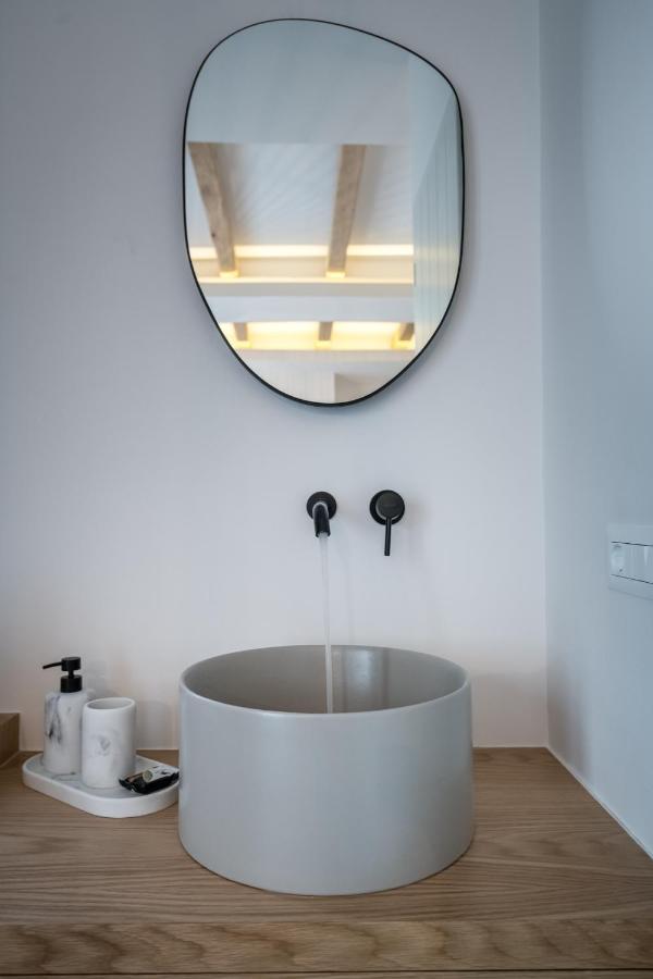 Vivere Luxury Suites Pera Gyalos Buitenkant foto