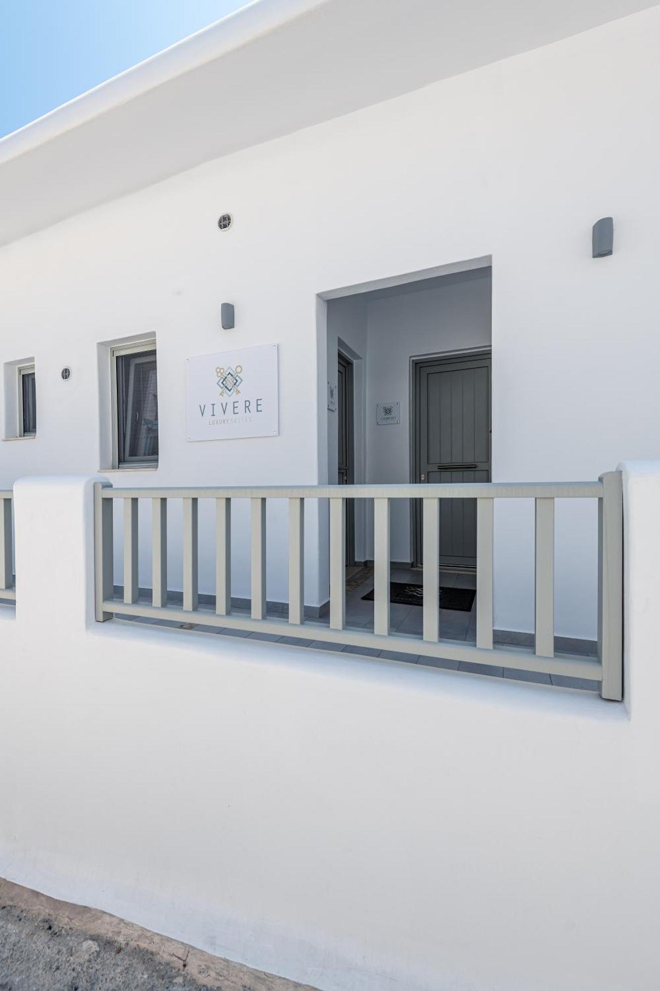 Vivere Luxury Suites Pera Gyalos Buitenkant foto