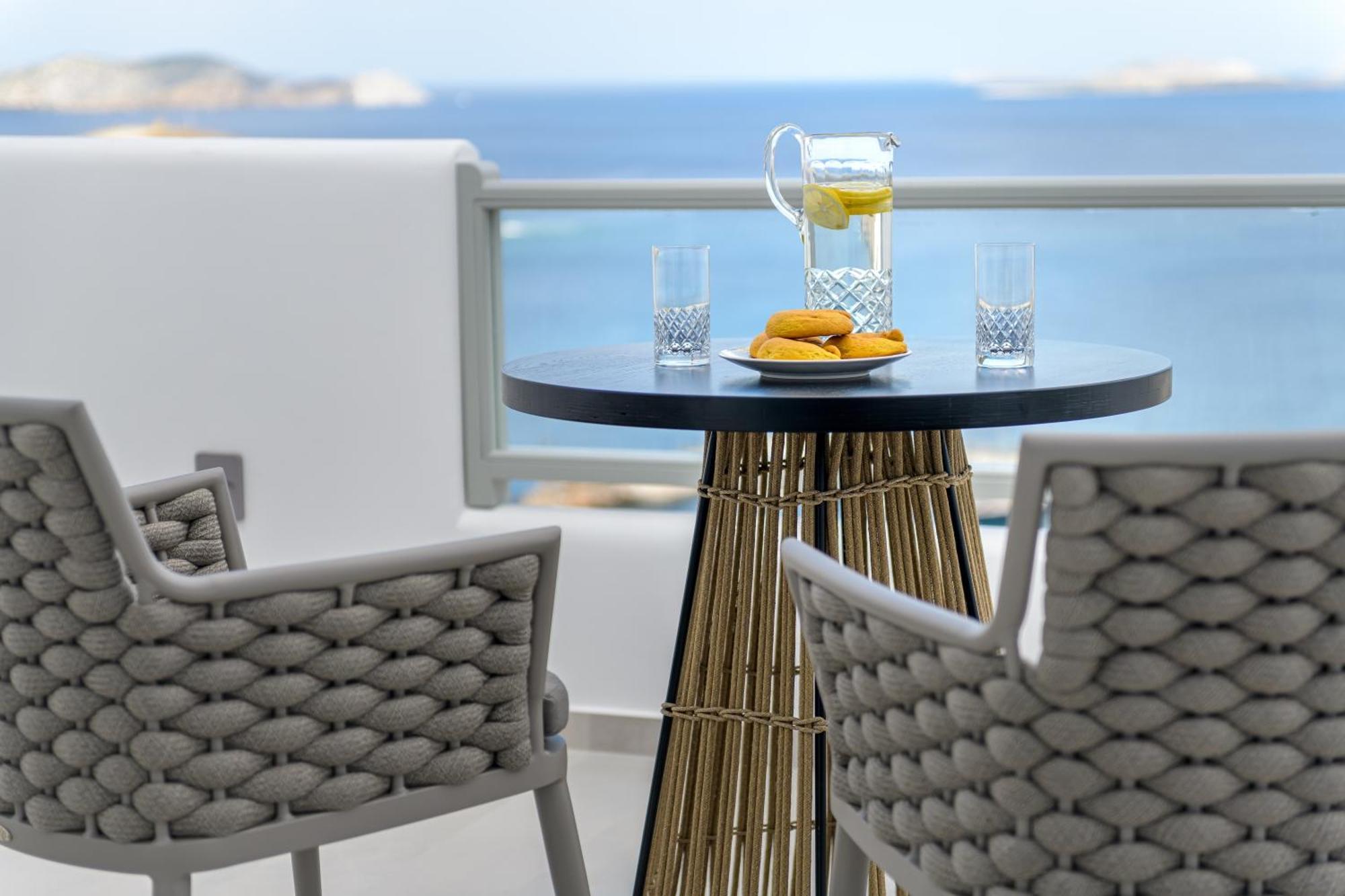 Vivere Luxury Suites Pera Gyalos Buitenkant foto