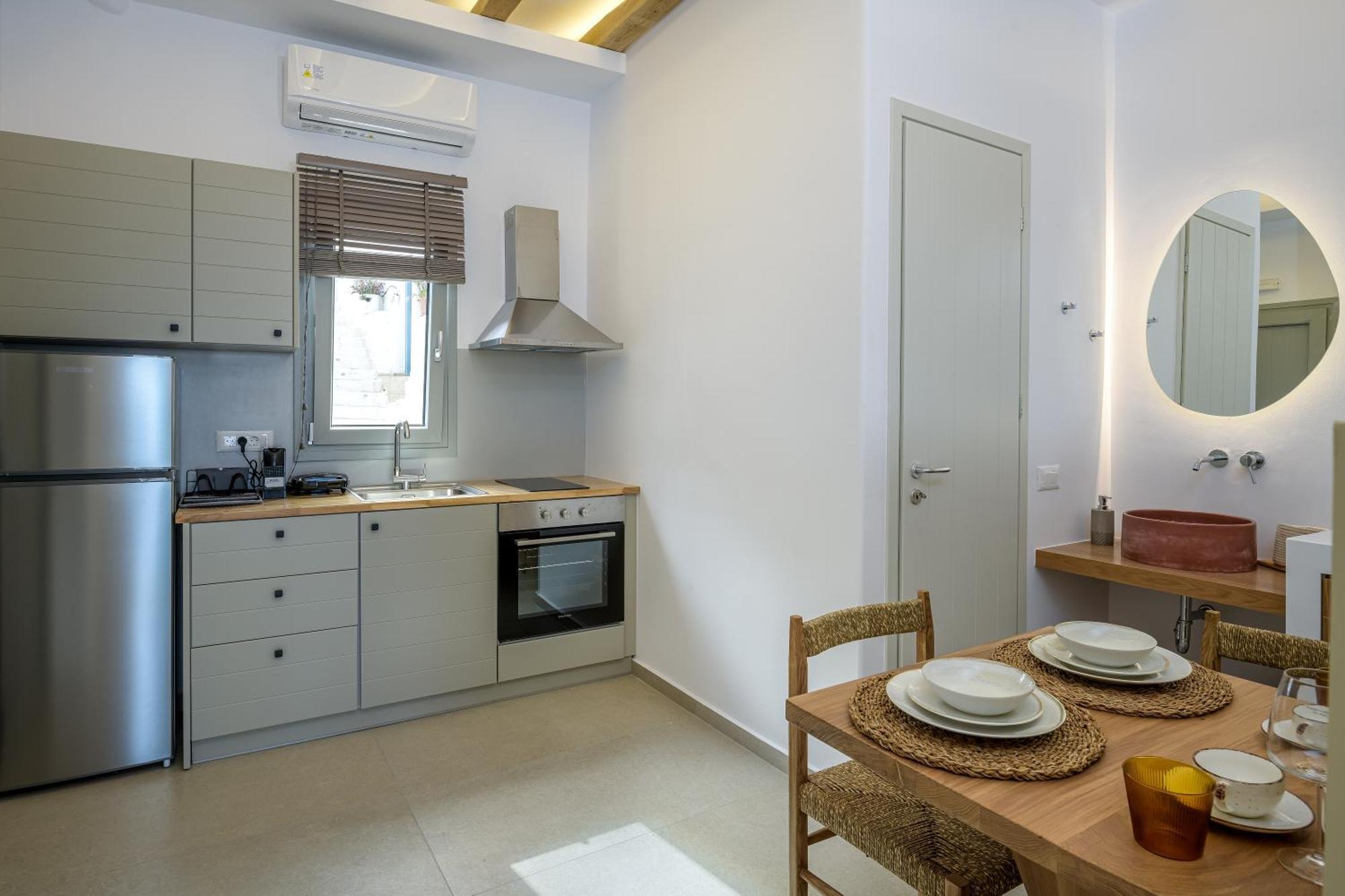 Vivere Luxury Suites Pera Gyalos Buitenkant foto